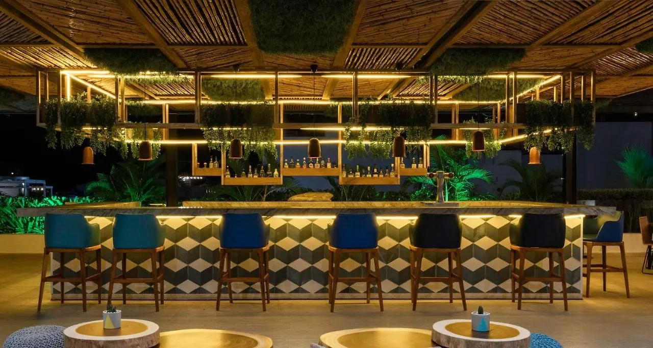 Fiesta Inn Playa Del Carmen Hotel